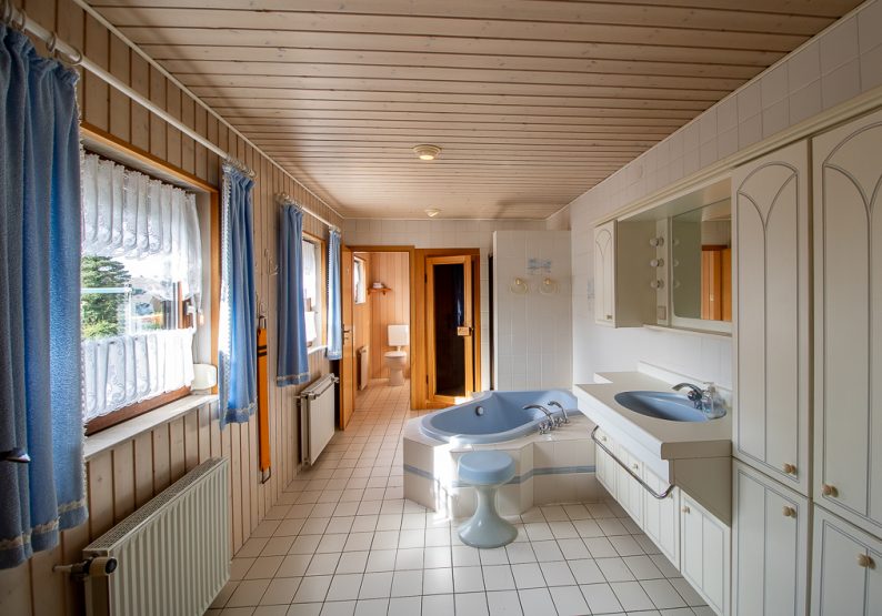 Obergeschoss: Badezimmer